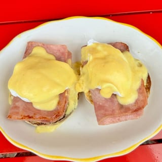 Eggs Benedict